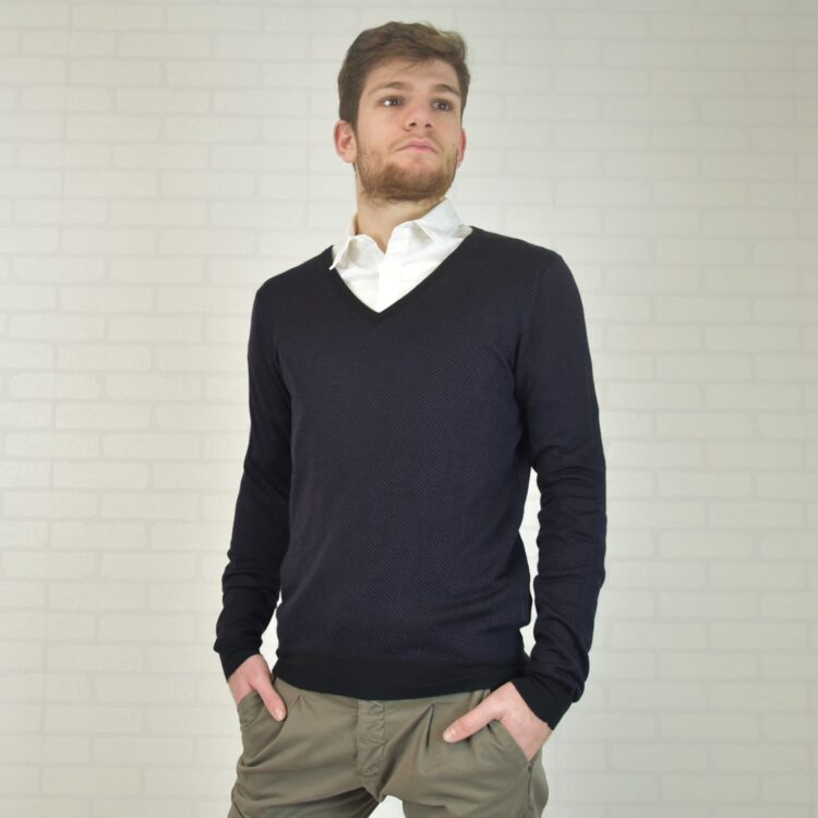 Maglia jacquard in cashmere collo a V